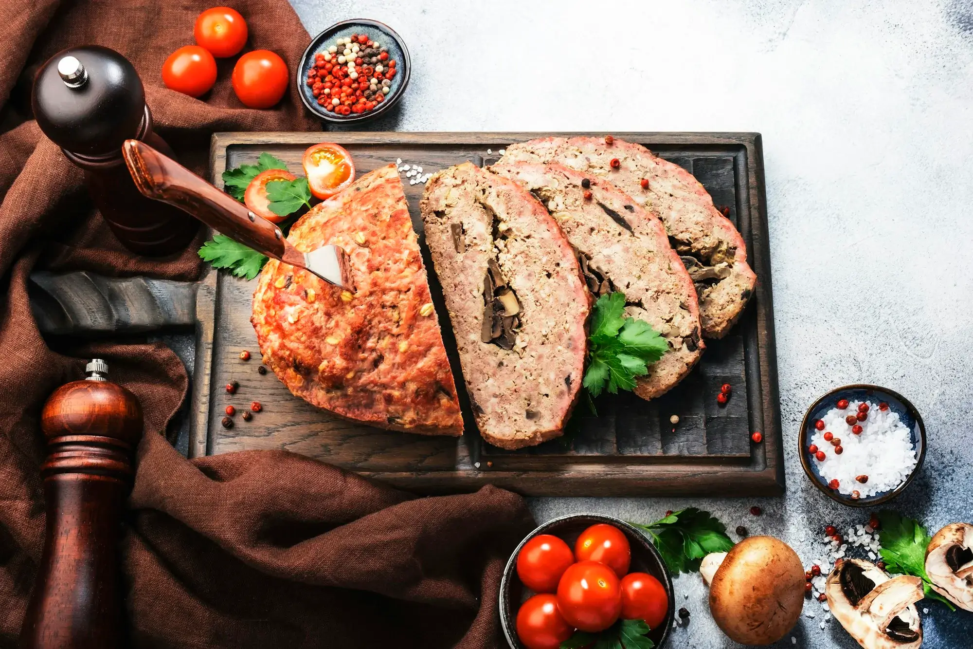 Saftigt farsbrød tilberedt i airfryer med sprød skorpe