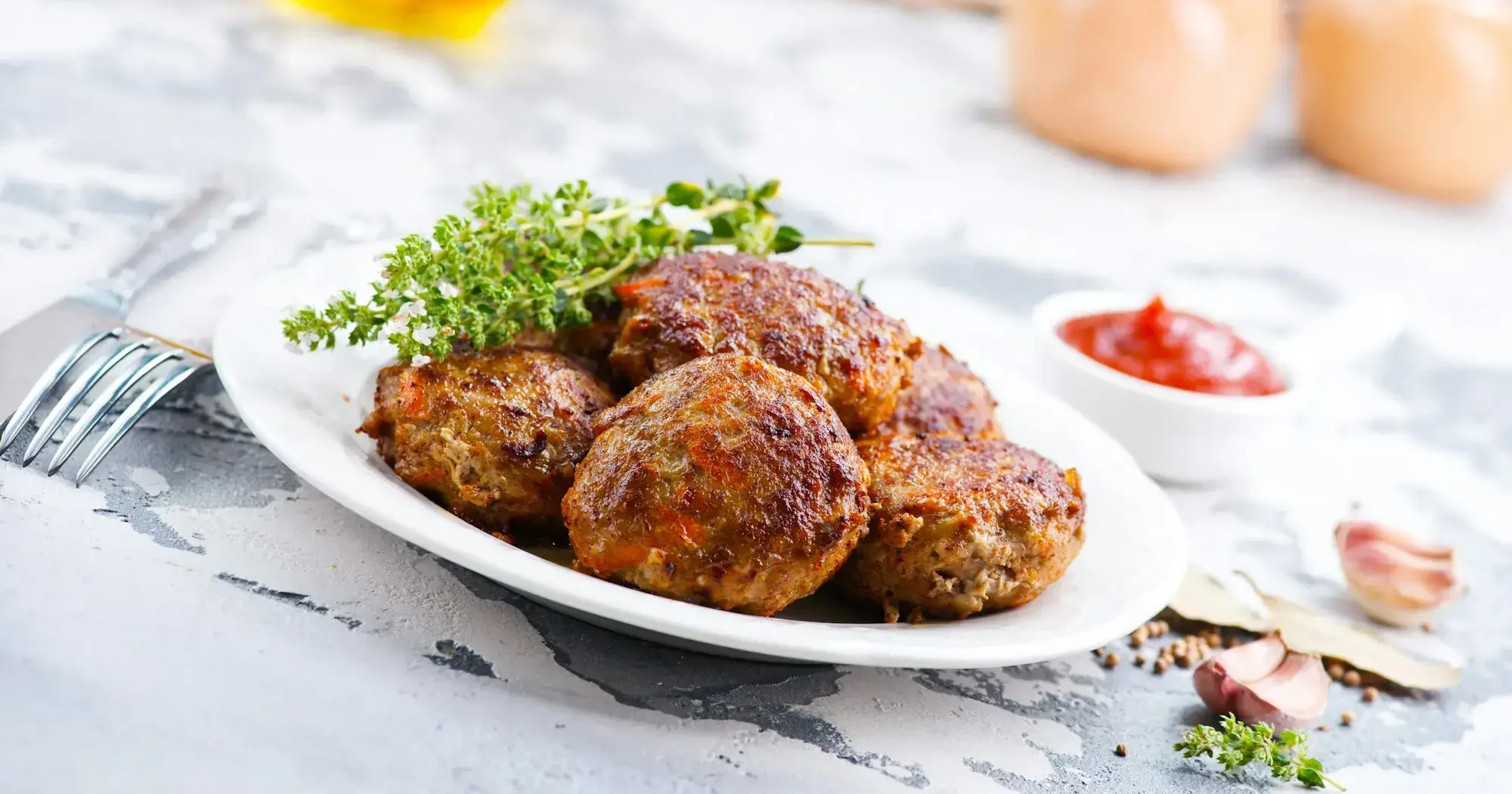 Saftige frikadeller tilberedt i airfryer