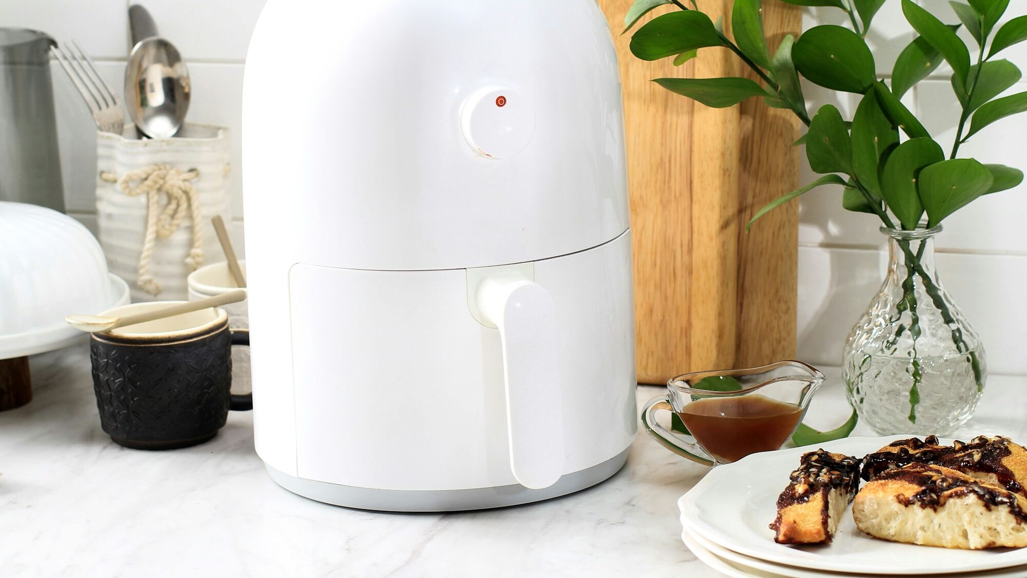 Small White Airfryer Kitchen Gadget