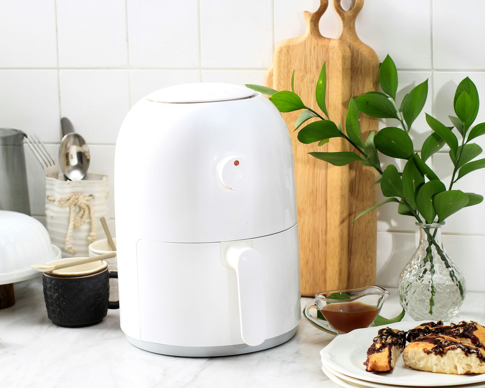 Small White Airfryer Kitchen Gadget