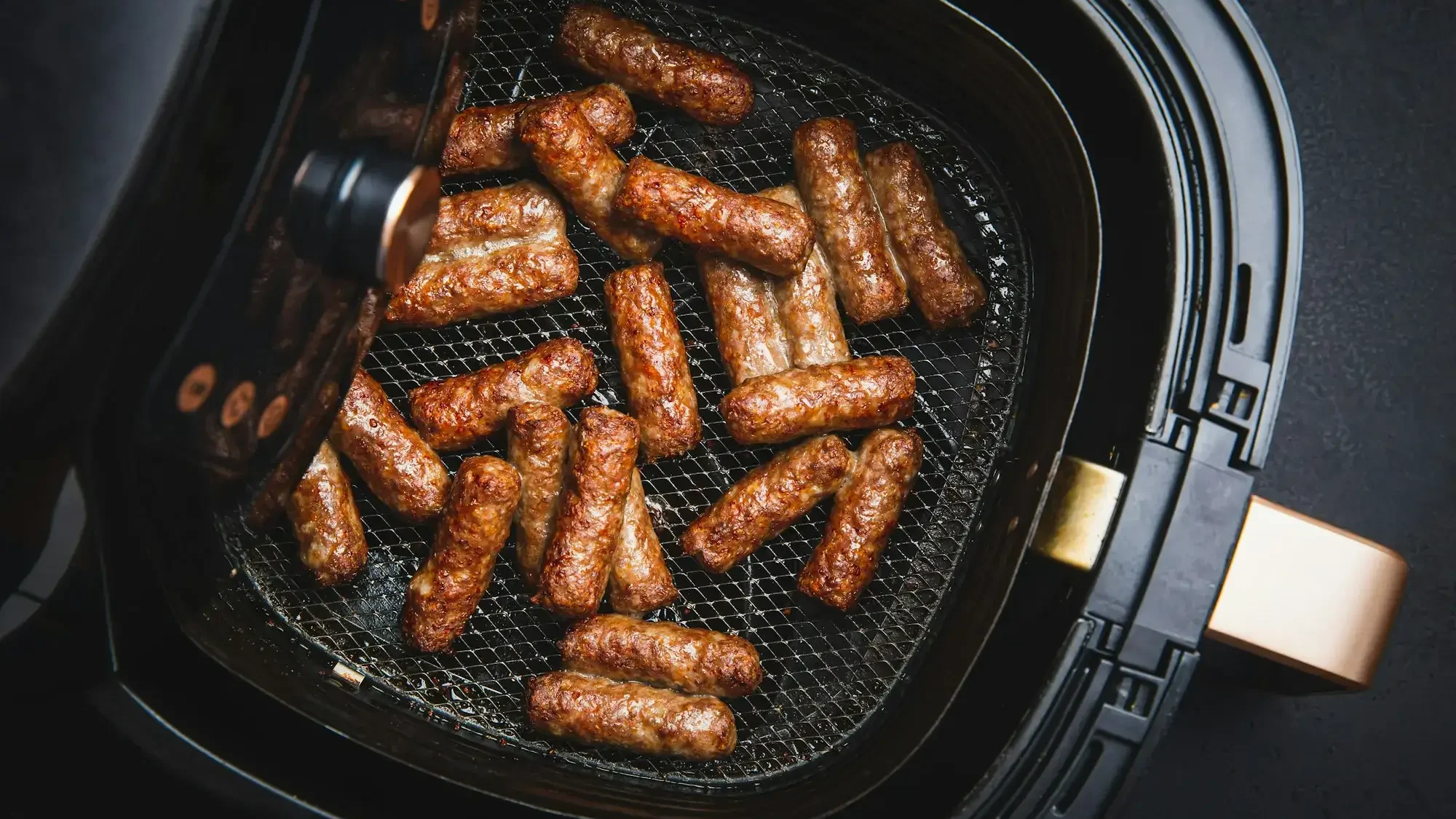 Sprøde og saftige pølser tilberedt i airfryer